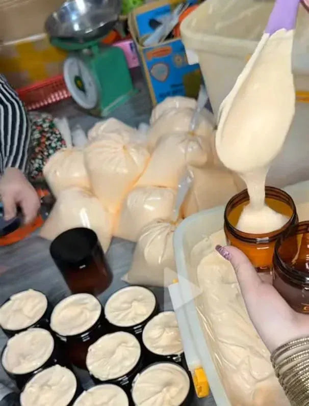 GLOW & WHITE ZAFRANI GOLD CREAM (Half Kg)